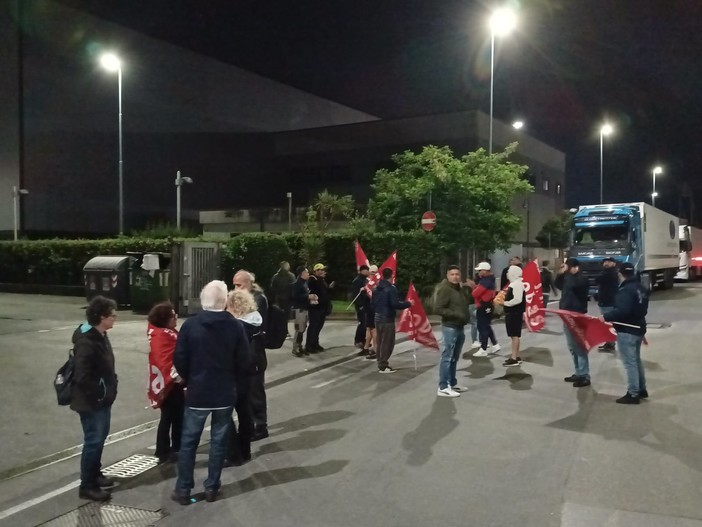 Partito nella notte lo sciopero dei lavoratori Sogegross di Genova