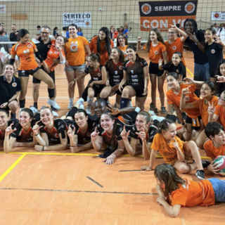 Serteco Volley da sogno: battuto il Celle 3-1, le arancionere conquistano la Serie C