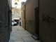 Varazze, 85 auto imbrattate con bombolette spray e scritte offensive contro i carabinieri: denunciati due ragazzini