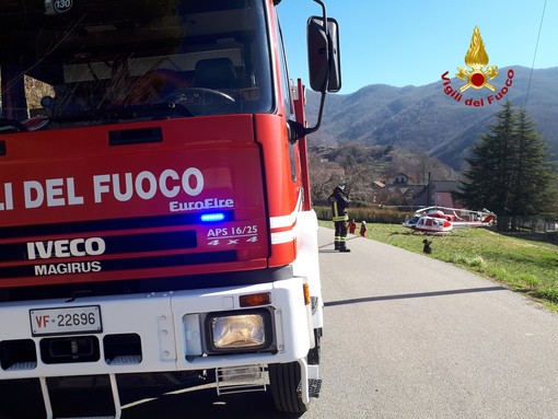 Vigili del fuoco di Genova in azione a Savignone: soccorso un uomo colpito da ictus (VIDEO) Vigili del fuoco di Genova in azione a Savignone: soccorso un uomo colpito da ictus (VIDEO)