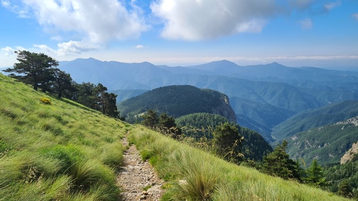 Parco Alpi Liguri, nuovo finanziamento regionale da 80 mila euro per la manutenzione dei sentieri