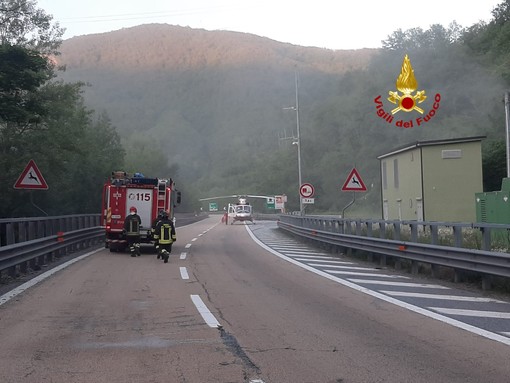 Incidente sull'A7: un motociclista e la sua passeggera ricoverati in ospedale