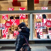 Saldi invernali, il 4 gennaio al via in Liguria. La spesa stimata a persona è di centotrentotto euro Saldi invernali, il 4 gennaio al via in Liguria. La spesa stimata a persona è di centotrentotto euro
