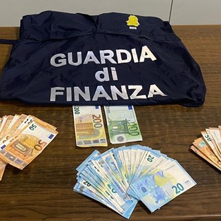 Prestiti con tasso del 500%, la Gdf arresta un uomo e sequestra 6mila euro, vittima un mediatore immobiliare