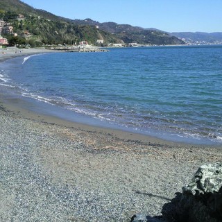 Arenzano, fratellini si perdono sulla spiaggia: interviene la Guardia di Finanza