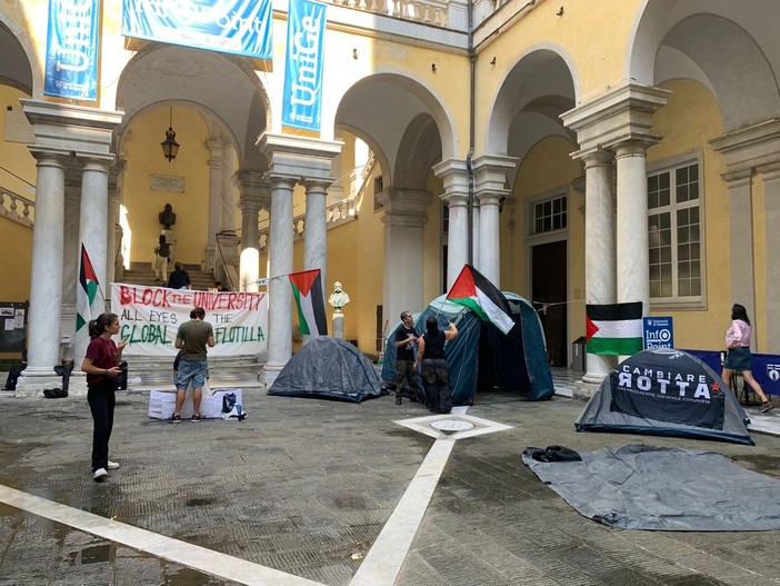 Gli studenti che occupano il Rettorato: "Chiedevamo risposte, sono arrivate denunce"