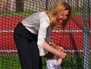 Elezioni comunali, Salis in visita a Villa Gentile: "Vorrei che ogni ragazza e ragazzo potesse vivere lo sport come un diritto, non come un privilegio" Elezioni comunali, Salis in visita a Villa Gentile: "Vorrei che ogni ragazza e ragazzo potesse vivere lo sport come un diritto, non come un privilegio"