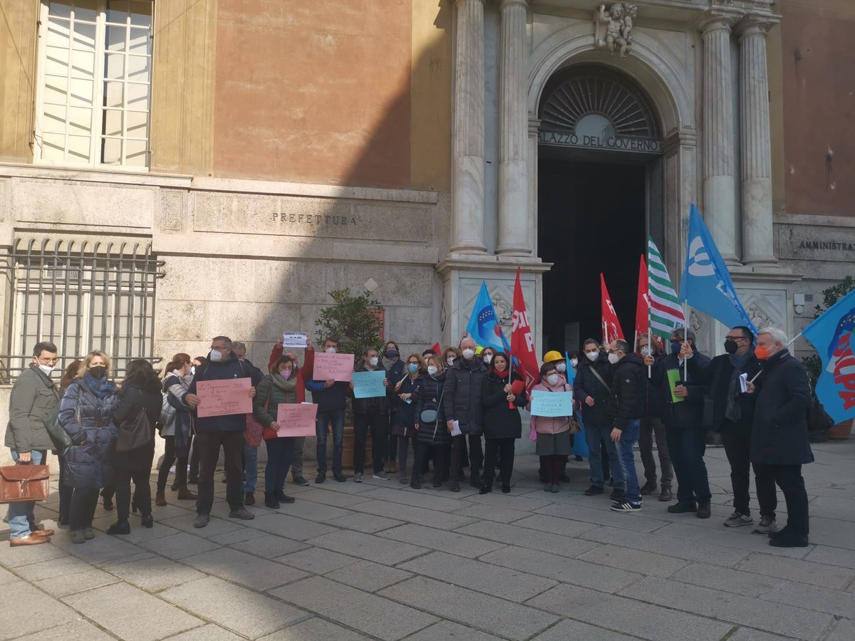"Sottodimensionati e non tutelati", a Genova scioperano gli ispettori del lavoro (Foto e Video) "Sottodimensionati e non tutelati", a Genova scioperano gli ispettori del lavoro (Foto e Video)