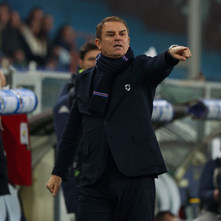 Sampdoria tramortita dal Frosinone, Semplici confermato alla guida dei blucerchiati. Il DS Accardi: "Abbiamo toccato il fondo"