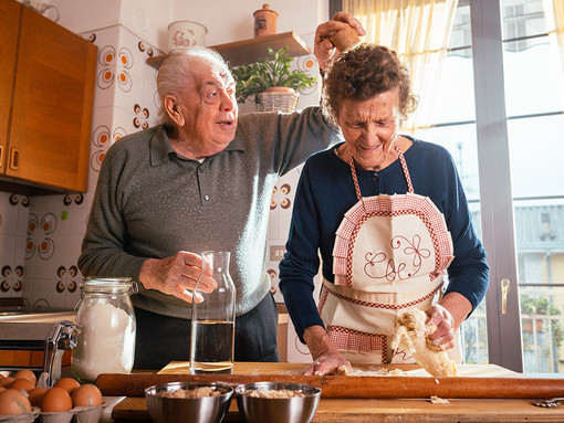 La Festa dei Nonni si illumina questa sera in piazza De Ferrari: le dediche dei liguri proiettate sul maxischermo della Regione La Festa dei Nonni si illumina questa sera in piazza De Ferrari: le dediche dei liguri proiettate sul maxischermo della Regione