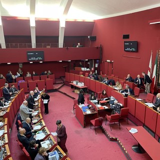 Clima teso in Consiglio Comunale, Bianchi (FdI): “Il presidente Villa avvalla insulti e minacce e Salis se ne frega” Clima teso in Consiglio Comunale, Bianchi (FdI): “Il presidente Villa avvalla insulti e minacce e Salis se ne frega”