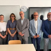 Dalla teoria al cantiere, gli allievi della Scuola Edile Genovese riqualificano l'Istituto Montale Dalla teoria al cantiere, gli allievi della Scuola Edile Genovese riqualificano l'Istituto Montale