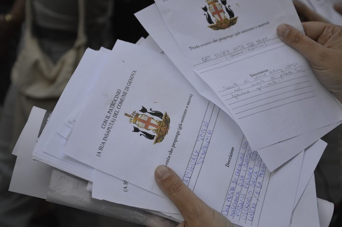 Non Una di Meno in piazza: "Il Comune patrocina iniziative discriminatorie, ma 'a sua insaputa'" Non Una di Meno in piazza: "Il Comune patrocina iniziative discriminatorie, ma 'a sua insaputa'"