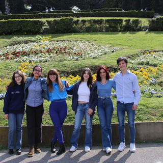 “La cultura ci cambia” al Liceo D’Oria: studenti e professori coinvolti in esibizioni e rappresentazioni, sia in scena, sia dietro le quinte