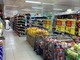 Svaligiavano i supermercati di liquori, prosciutti e pinoli: arrestati in quattro
