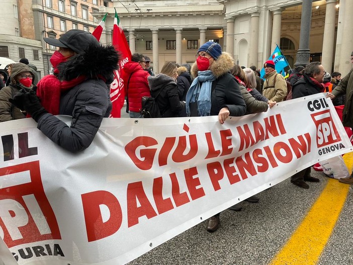 Scioperi a tappeto: sarà un venerdì nero per trasporti, scuola e sanità Scioperi a tappeto: sarà un venerdì nero per trasporti, scuola e sanità