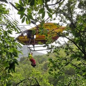 Sessantanovenne accusa un malore nei boschi della Val Bisagno: soccorso in elicottero in codice rosso