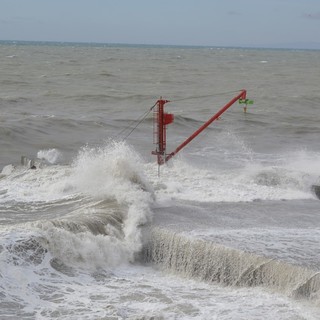 Allerta meteo per mareggiate su tutta la Regione, e da domani arrivano anche venti di burrasca