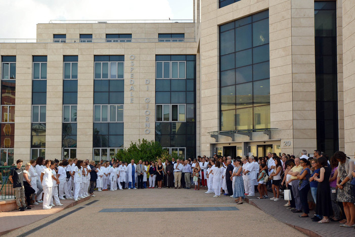 Il Gaslini si ferma per un minuto in ricordo le vittime del ponte Morandi (VIDEO e FOTO)