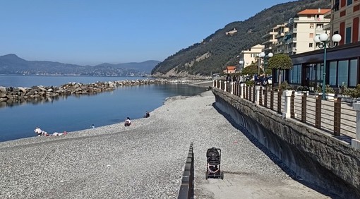 Chiavari, proseguono i lavori per la prima cella della difesa a mare. Toti: &quot;Fine cantiere a maggio&quot;