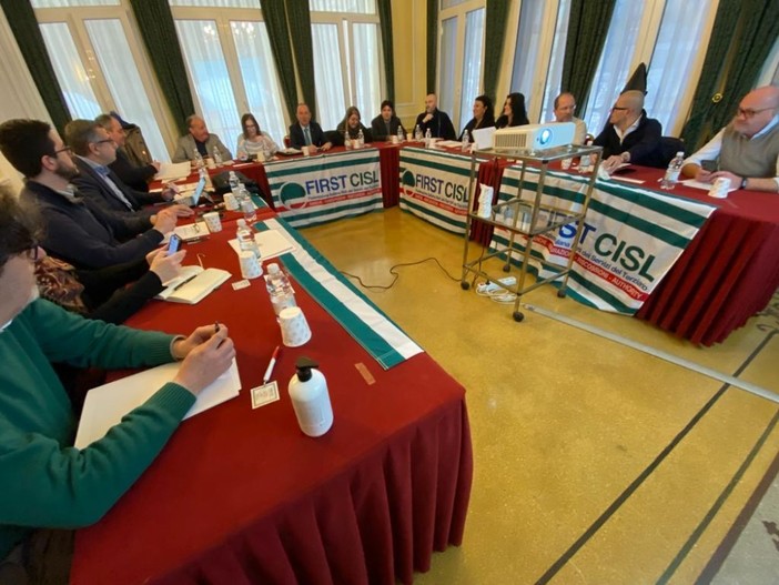 Si riunisce la segreteria nazionale First Cisl del Gruppo Bper: "Ecco le nostre proposte per migliorare l’integrazione dopo l’acquisto di Banca Carige" Si riunisce la segreteria nazionale First Cisl del Gruppo Bper: "Ecco le nostre proposte per migliorare l’integrazione dopo l’acquisto di Banca Carige"