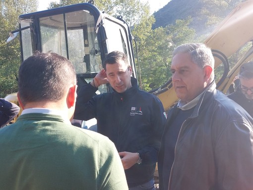Alluvione 2011, il ricordo di Regione Liguria e la vicinanza alle famiglie: "Negli ultimi anni investiti oltre 1 miliardo contro il dissesto idrogeologico, ma serve anche autoprotezione" Alluvione 2011, il ricordo di Regione Liguria e la vicinanza alle famiglie: "Negli ultimi anni investiti oltre 1 miliardo contro il dissesto idrogeologico, ma serve anche autoprotezione"