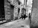 La vita da reclusa di una donna quarantenne in centro storico: “La sera troppo degrado, non si può più uscire”