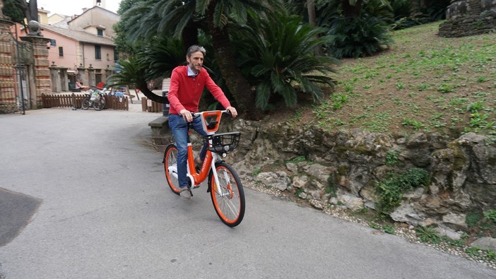 Santa Margherita Ligure testa la nuova bici a pedalata assistita di Mobike