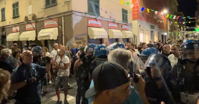 Sestri Ponente, Bucci: "Non c'è giustificazione per ogni atto di violenza: va sempre condannata"
