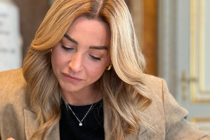 Rete psicologica pubblica e gratuita, Salis firma la proposta di legge di iniziativa popolare "Diritto a Stare Bene" Rete psicologica pubblica e gratuita, Salis firma la proposta di legge di iniziativa popolare "Diritto a Stare Bene"