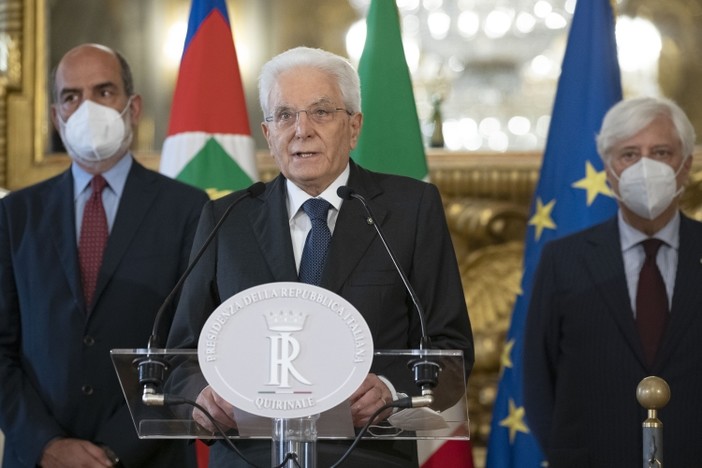 Mattarella ha sciolto le Camere, si va al voto entro 70 giorni Mattarella ha sciolto le Camere, si va al voto entro 70 giorni
