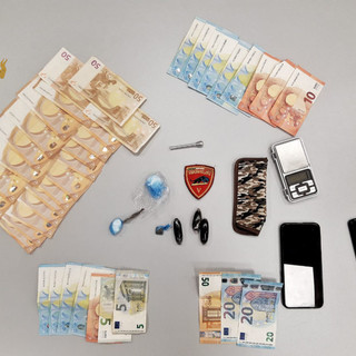 Un arresto per spaccio a Quezzi, sequestrati hashish e cocaina