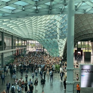 Il Salone del Mobile di Milano torna ed è subito folla: &quot;Coraggio, tenacia e investimenti&quot;