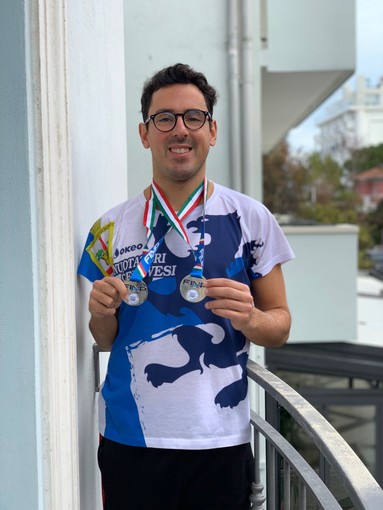 Nuoto paralimpico. Il genovese Giovanni Sciaccaluga da record: doppia medaglia ai Campionati Italiani di vasca corta a Riccione