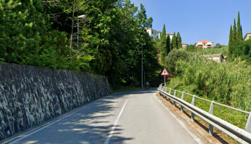 Cogoleto, frana in via Stoppani: strada chiusa e traffico deviato per Lerca Cogoleto, frana in via Stoppani: strada chiusa e traffico deviato per Lerca