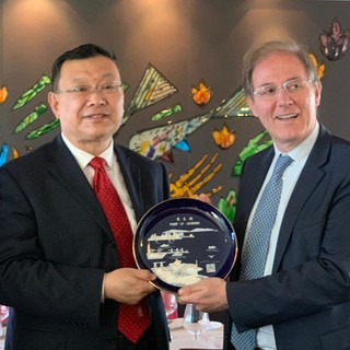 Il chairman del Porto di Qingdao per la prima volta in visita a Vado Ligure e a Genova Il chairman del Porto di Qingdao per la prima volta in visita a Vado Ligure e a Genova