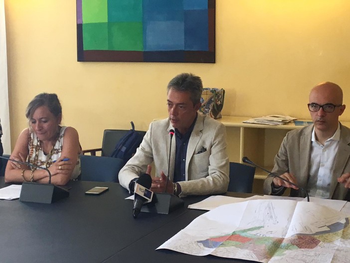 Controlli intensificati e più forze dell'ordine nei vicoli: il "Piano Antidegrado" di Tursi Controlli intensificati e più forze dell'ordine nei vicoli: il "Piano Antidegrado" di Tursi