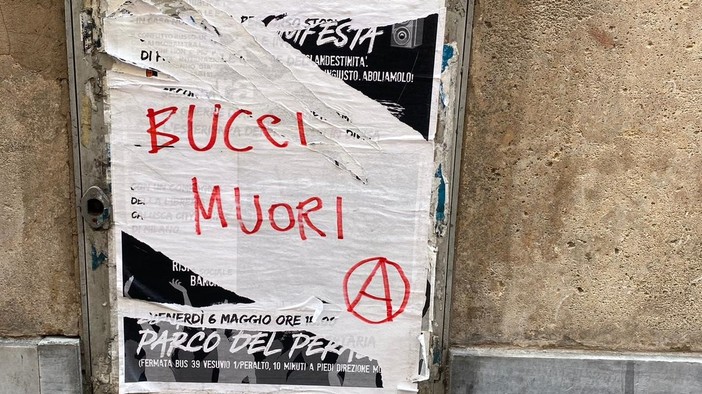 Scritta anarchica contro Bucci, i messaggi di vicinanza al sindaco