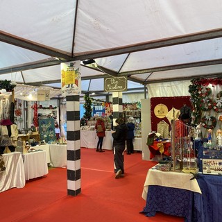 Torna il Natale solidale a Genova, al via il Mercatino di San Nicola 2025