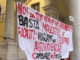 Il Rettore Delfino ignora le studentesse incatenate: “Nessun dialogo, solo una lettera” Il Rettore Delfino ignora le studentesse incatenate: “Nessun dialogo, solo una lettera”