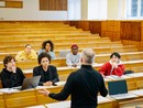 Gen Z - Il mondo dei giovani - Crescere tra i banchi: com’è insegnare alle nuove generazioni Gen Z - Il mondo dei giovani - Crescere tra i banchi: com’è insegnare alle nuove generazioni