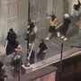 Paura nei vicoli, inseguimento con spranghe e bastoni. Indagini in corso Paura nei vicoli, inseguimento con spranghe e bastoni. Indagini in corso