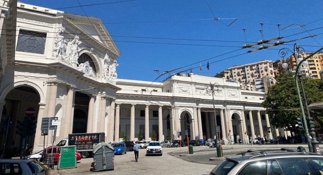 La musica dell’Orchestra Paganini risuona nell’atrio della stazione di Principe La musica dell’Orchestra Paganini risuona nell’atrio della stazione di Principe