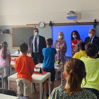 Primo giorno di scuola, visita del presidente della regione Giovanni Toti e il Sindaco Marco Bucci all'Istituto Comprensivo Terralba di Genova