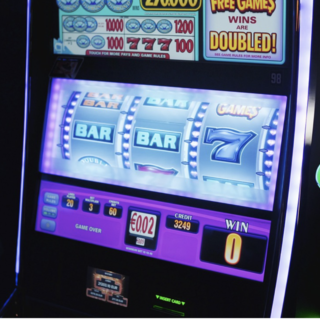 Spaccio di stupefacenti in una sala giochi di via Bobbio, licenza sospesa per dieci giorni