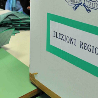 Regionali, riaperte le urne: oggi si vota fino alle 15 poi lo scrutinio Regionali, riaperte le urne: oggi si vota fino alle 15 poi lo scrutinio