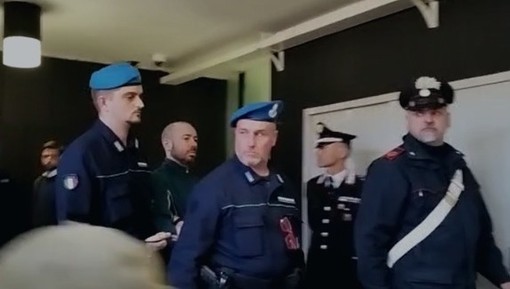 Uccise la sorella, oggi l'udienza preliminare, Alberto Scagni in aula Uccise la sorella, oggi l'udienza preliminare, Alberto Scagni in aula