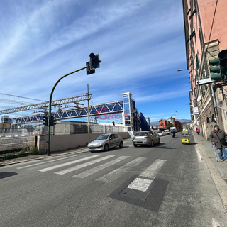 Via Puccini, ok al riposizionamento dell’attraversamento e del semaforo: si cercano 50mila euro tra Comune e Ferrovie