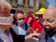 Faccia a faccia teso fra il sindaco Bucci e i sindacalisti ex-Ilva che chiedono una presa di posizione scritta contro le decisioni dell'azienda (VIDEO)