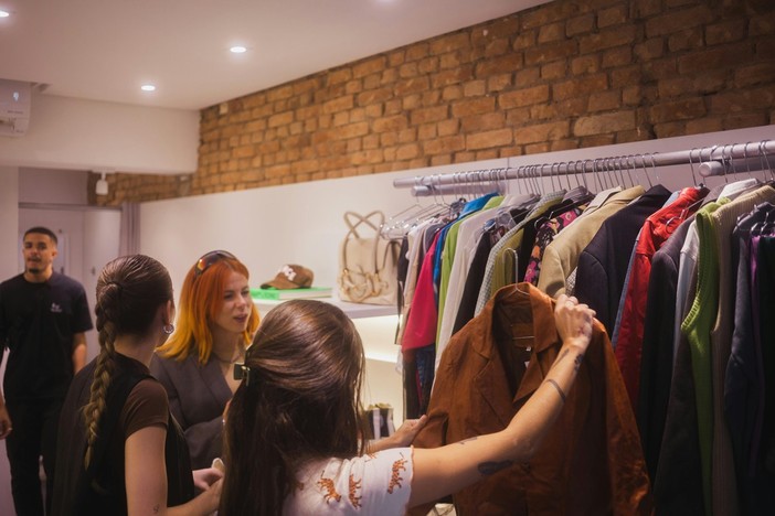 Gen Z - Il mondo dei giovani - Swap party: quando la moda incontra la sostenibilità